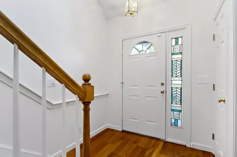 19 Executive Dr, Mashpee, MA 02649 photo 4