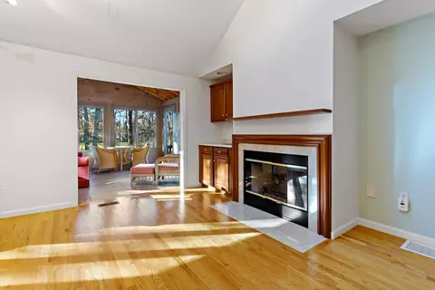 19 Executive Dr, Mashpee, MA 02649 photo 7