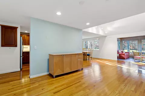 19 Executive Dr, Mashpee, MA 02649 photo 6