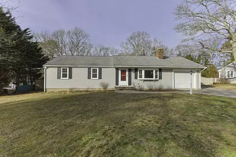 67 Thoreau Dr, Centerville, MA 02632 photo 1