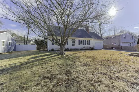 288 Arrowhead Dr, Hyannis, MA 02601 photo 2
