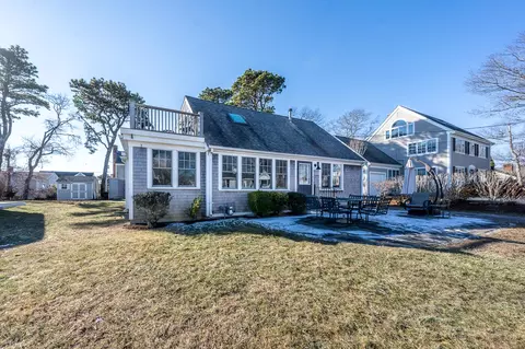 9 Starboard Ln, Mashpee, MA 02649 photo 2