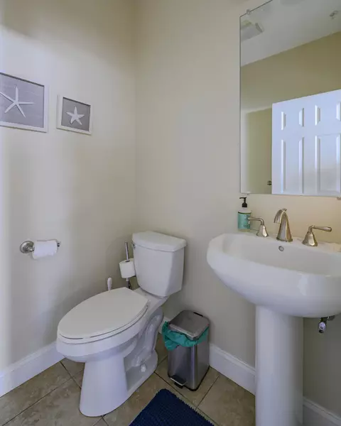 Bath - 110 Grey Hawk Dr, Mashpee, MA 02649 photo 3 of 4