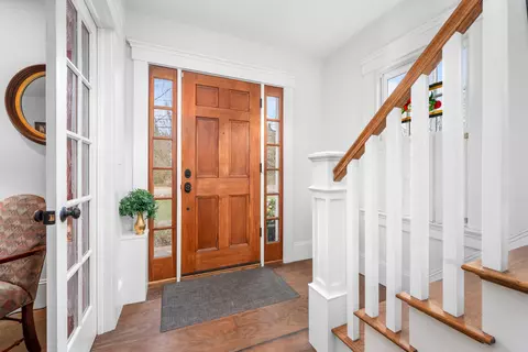 Entry Way - 671 Main St, Cotuit, MA 02635 photo 2 of 3