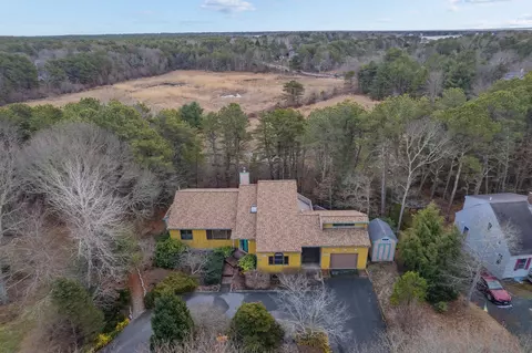 View/Area - 84 Overlook Cir, Waquoit, MA 02536 photo 3 of 8