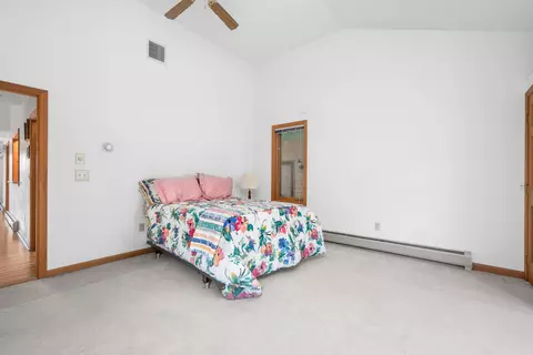Bedroom - 84 Overlook Cir, Waquoit, MA 02536 photo 3 of 8