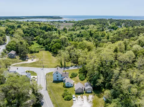 105 W Main St, Wellfleet, MA 02667