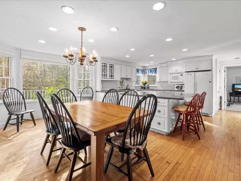 203 Cotuit Bay Dr, Cotuit, MA 02635 photo 8