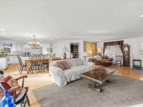 203 Cotuit Bay Dr, Cotuit, MA 02635 photo 5