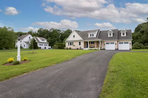 18 Seneca Ln, Sandwich, MA 02563