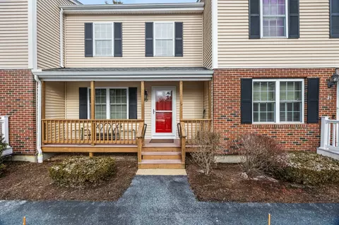 32 Ridge Dr, Middleborough, MA 02346