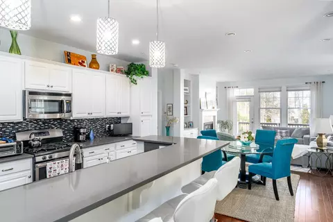 27 Grey Hawk Dr, Mashpee, MA 02649 photo 4
