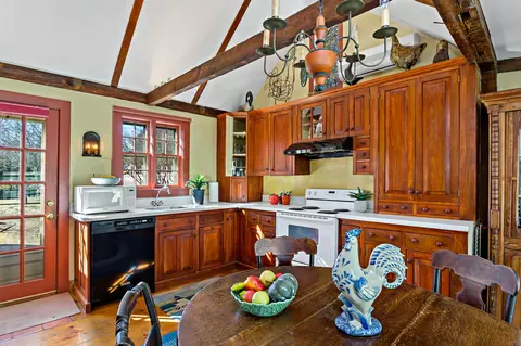 303 Phinneys Ln, Centerville, MA 02632 photo 19
