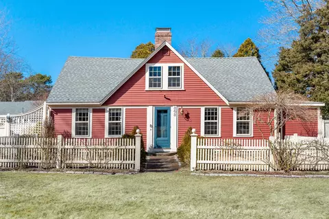 303 Phinneys Ln, Centerville, MA 02632 photo 3