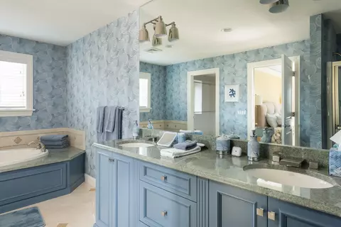 Bath - 236 Glenneagle Dr, Mashpee, MA 02649 photo 2 of 2