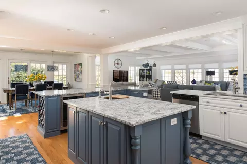 Kitchen - 236 Glenneagle Dr, Mashpee, MA 02649 photo 3 of 5