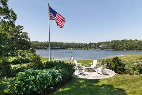 Exterior - 71 Sand Pt, Osterville, MA 02655 photo 3 of 10