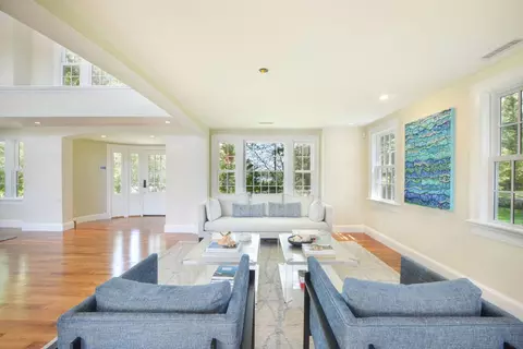 Living - 71 Sand Pt, Osterville, MA 02655 photo 3 of 4