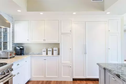 Kitchen - 71 Sand Pt, Osterville, MA 02655 photo 5 of 6