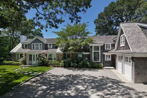 Exterior - 71 Sand Pt, Osterville, MA 02655 photo 5 of 10