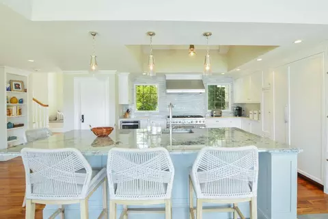 Kitchen - 71 Sand Pt, Osterville, MA 02655 photo 2 of 6