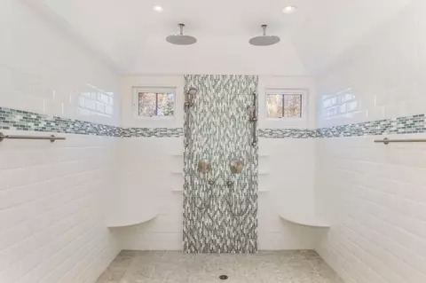Bath - 71 Sand Pt, Osterville, MA 02655 photo 2 of 5
