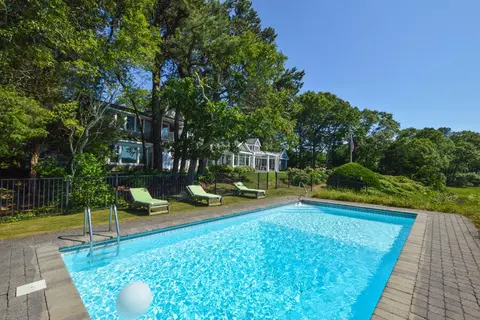 Exterior - 71 Sand Pt, Osterville, MA 02655 photo 4 of 10