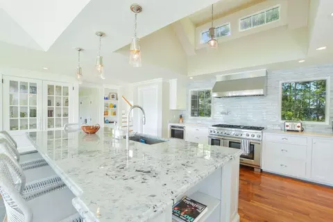 Kitchen - 71 Sand Pt, Osterville, MA 02655 photo 3 of 6
