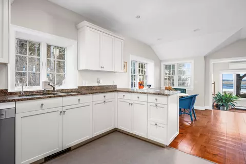 Kitchen - 11 Sheperds Way, Barnstable, MA 02630 photo 2 of 3