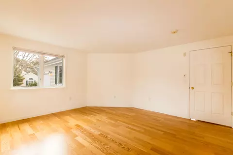 Living - 18 Driver Ln, Mashpee, MA 02649 photo 5 of 5