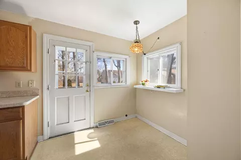 50 St Margarets St, Buzzards Bay, MA 02532 photo 8