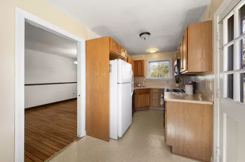 50 St Margarets St, Buzzards Bay, MA 02532 photo 7