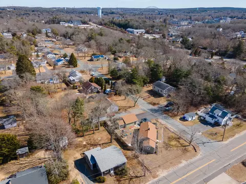50 St Margarets St, Buzzards Bay, MA 02532 photo 32
