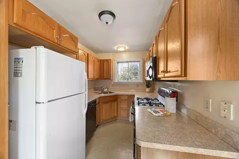 50 St Margarets St, Buzzards Bay, MA 02532 photo 6
