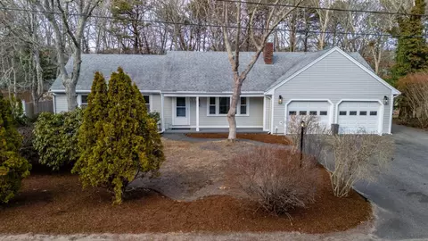 56 Outpost Ln, Centerville, MA 02632 photo 3