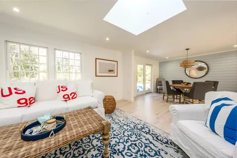 Living - 25 Nutmeg Ln, Osterville, MA 02655 photo 3 of 4