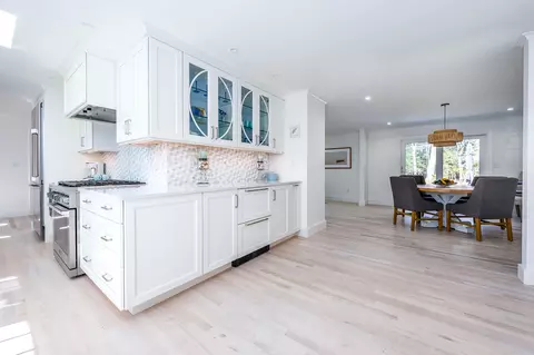 Kitchen - 25 Nutmeg Ln, Osterville, MA 02655 photo 9 of 9