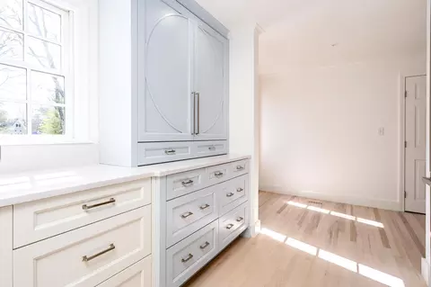 Kitchen - 25 Nutmeg Ln, Osterville, MA 02655 photo 6 of 9