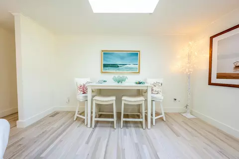 Dining - 25 Nutmeg Ln, Osterville, MA 02655 photo 3 of 3