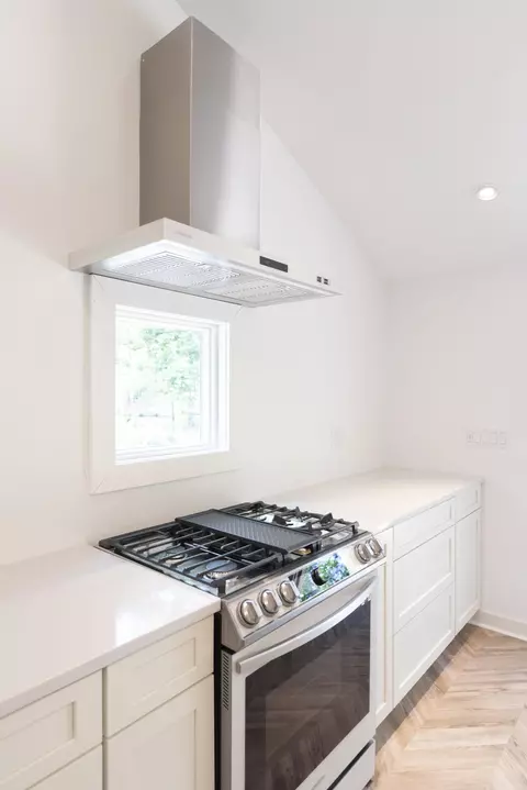 Kitchen - 30 Circle Dr, Eastham, MA 02642 photo 5 of 8
