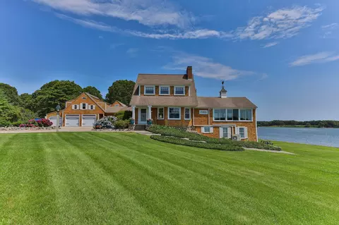 45 Seth Ln, South Yarmouth, MA 02664