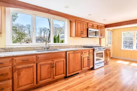 58 Pine Ln, Barnstable, MA 02630 photo 6