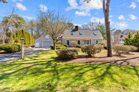 51 Walton Heath Way, Mashpee, MA 02649