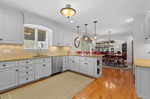 Kitchen - 154 Beechtree Dr, Brewster, MA 02631 photo 5 of 7