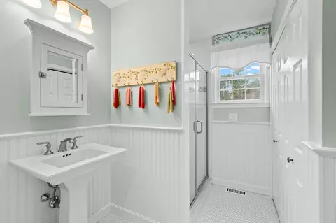 Bath - 154 Beechtree Dr, Brewster, MA 02631 photo 2 of 10