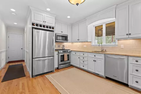 Kitchen - 154 Beechtree Dr, Brewster, MA 02631 photo 3 of 7