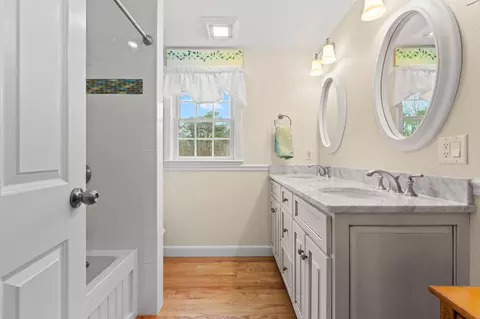 Bath - 154 Beechtree Dr, Brewster, MA 02631 photo 5 of 10