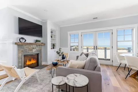 Living - 7 Collins Ave, Dennis, MA 02638 photo 2 of 4