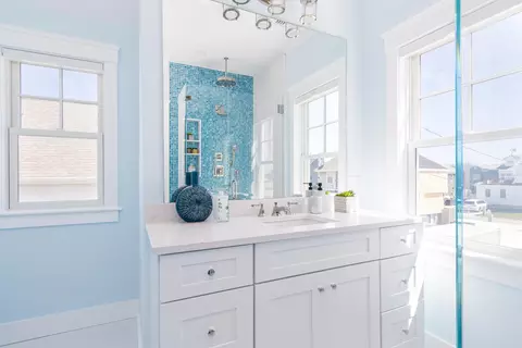 Bath - 7 Collins Ave, Dennis, MA 02638 photo 1 of 6