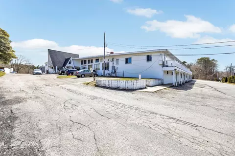 Exterior - 100 Great Neck Rd, Mashpee, MA 02649 photo 14 of 21